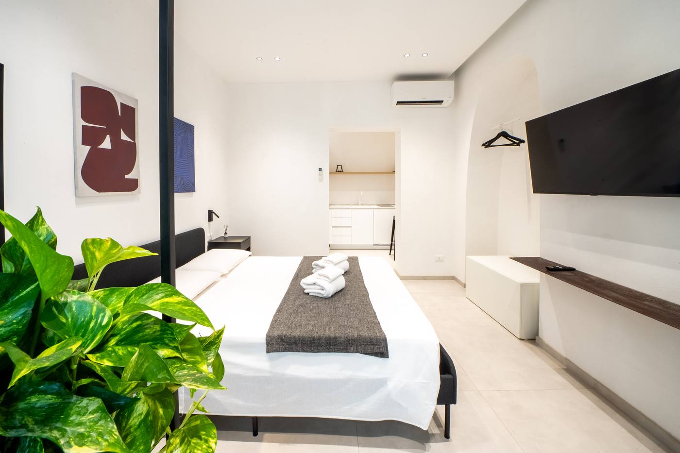 Appartamento con quadri Rossotti Rooms